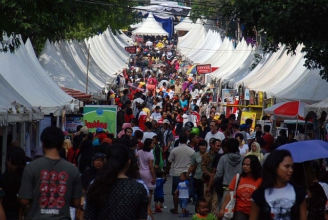 tren Festival-palang-pintu