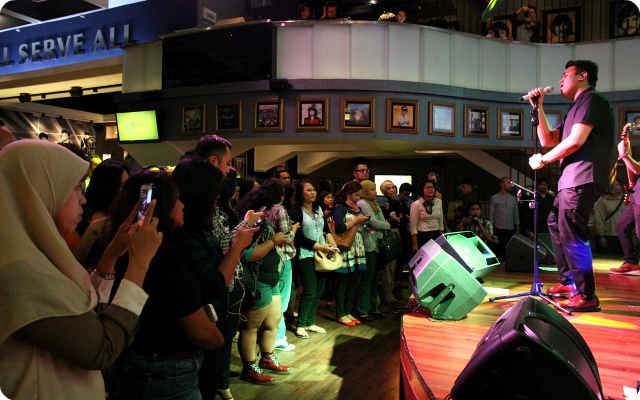 Showcase Tulus di Hardrock Cafe 1