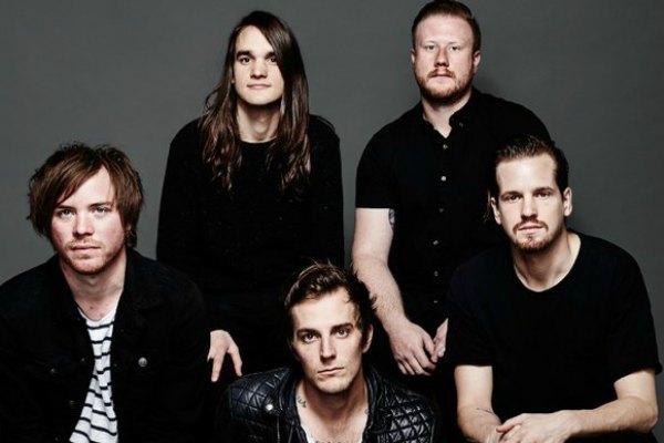 The Maine membuat cover video dari lagu "Love Yourself" milik Justin Bieber | Altpress