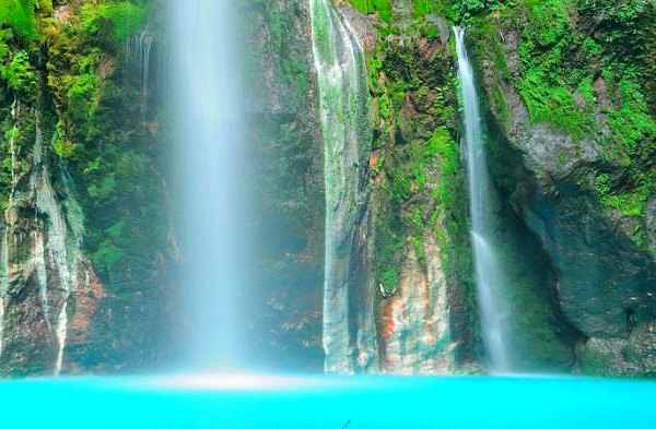 air-terjun-dwi-warna_belitung-tribunnews-com