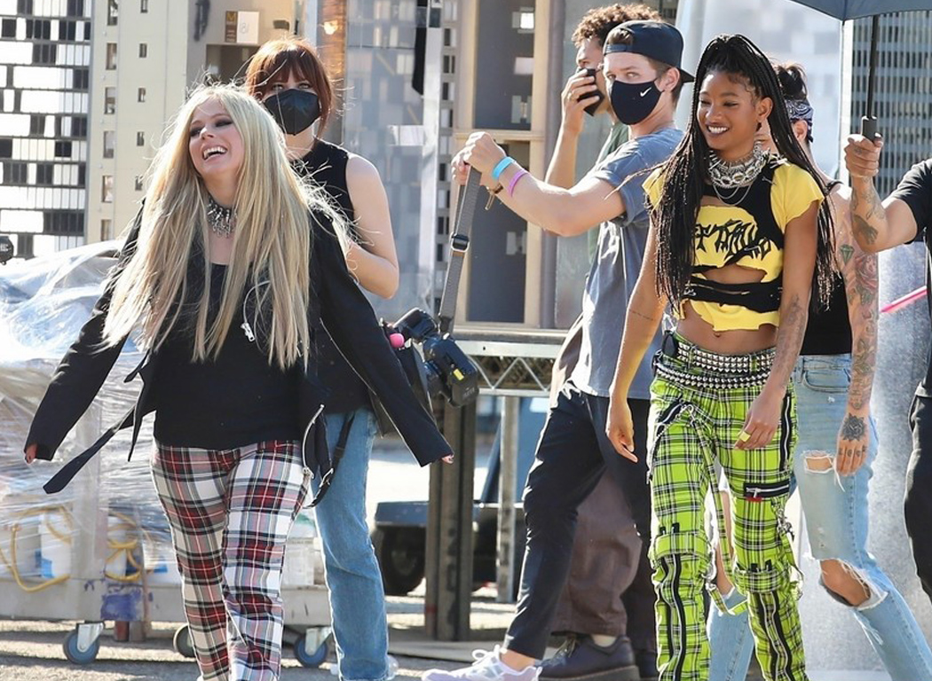 Willow Smith Tertangkap Kamera Tengah Syuting Video Klip Baru Bersama Avril Lavigne 