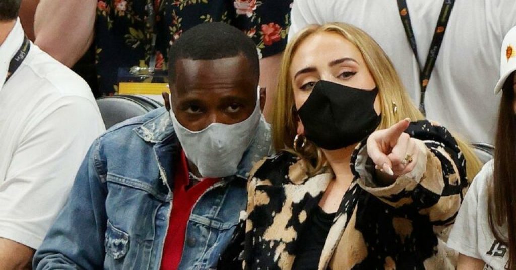 Adele Tertangkap Kamera Gandeng Pacar Baru Saat Menonton NBA Finals