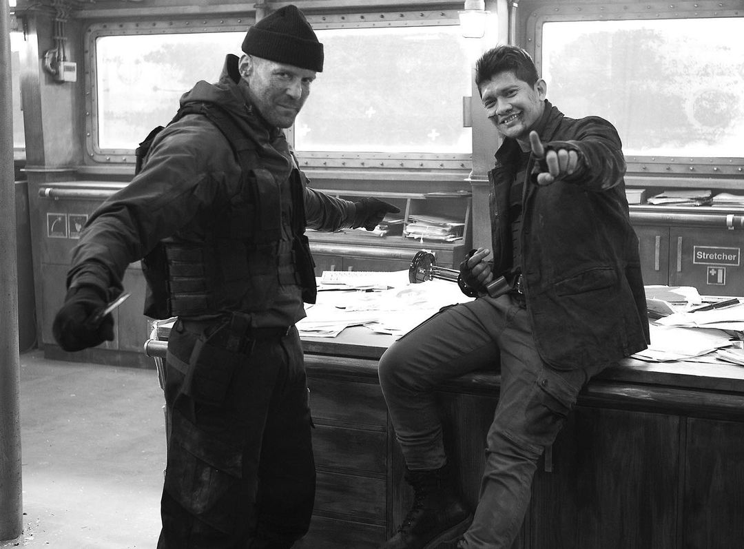 Potret Iko Uwais dan Jason Statham Saat Beradu Akting Di Expendable 4