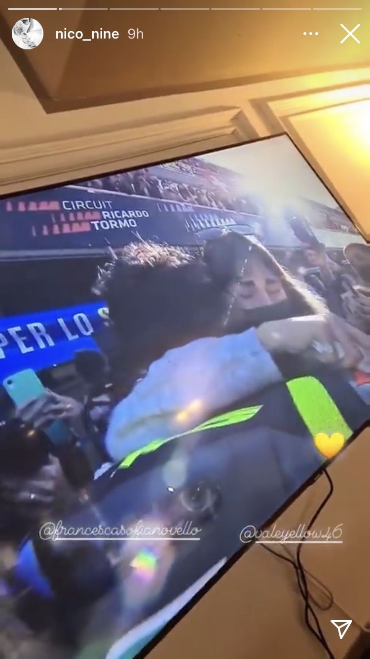 'The Last Dance' Valentino Rossi Diwarnai Haru! Dari Pelukan Ronaldo Hingga Tangisan Sang Kekasih