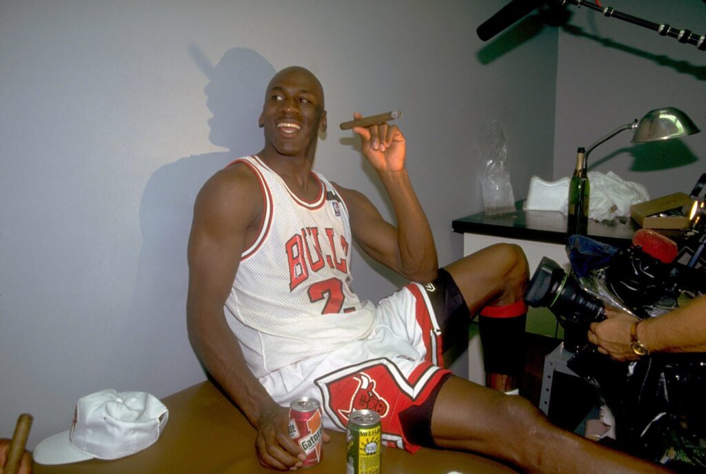 Rokok Bekas Isapan Michael Jordan Dilelang, Segini Harganya!