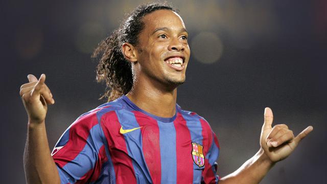 Ronaldinho Akan Jajal Lapangan Indonesia