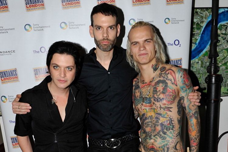 Placebo Akhirnya Merilis Album ke-8 Berjudul “Never Let Me Go”