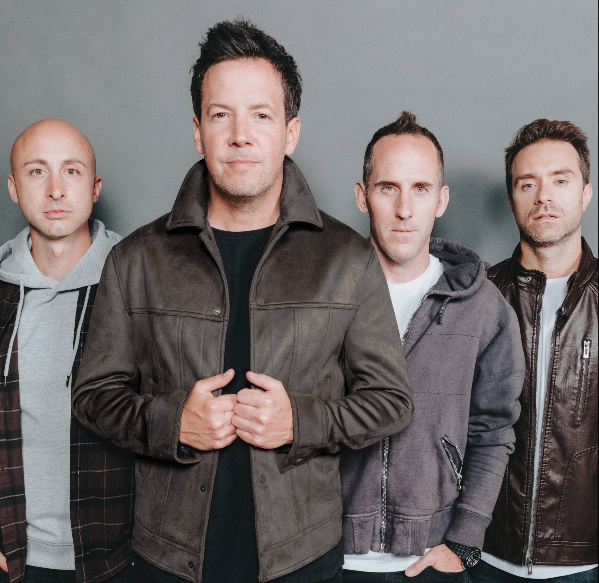 Simple Plan Hadirkan Genre Pop Punk Klasik di Album Terbaru “Harder Than It Looks”