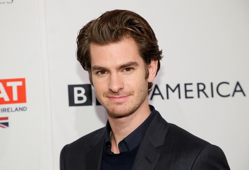 cerita-andrew-garfield-cium-30-perempuan-dalam-sehari-62lIVxMUJP