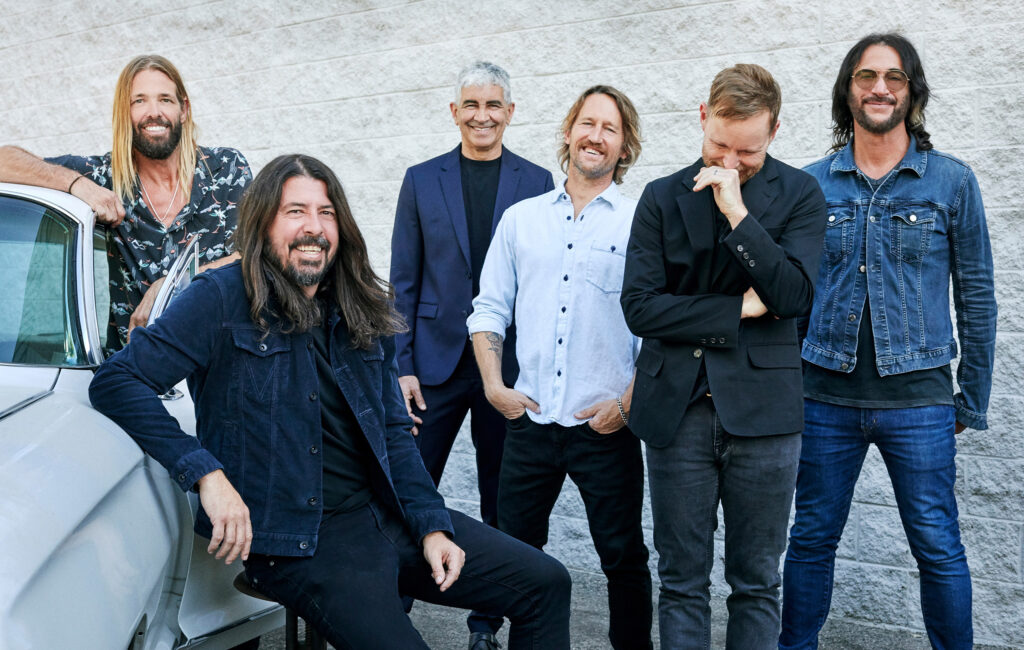 nme-cover-foo-fighters-2021-header@2560x1625