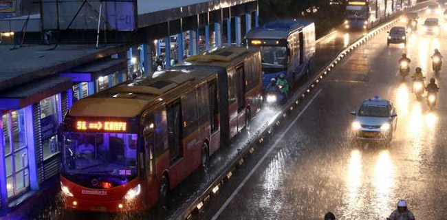 TransJakarta Kembali Beroperasi 24 Jam, Berikut Alasannya