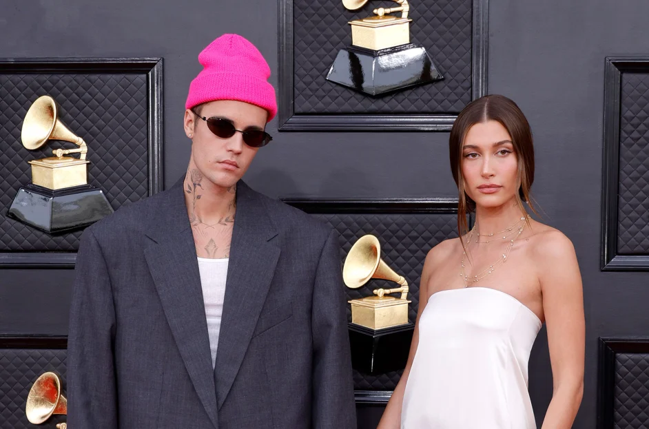 Bikin Penasaran Fans, Hailey Bieber Bocorkan Lagu Baru Justin Bieber