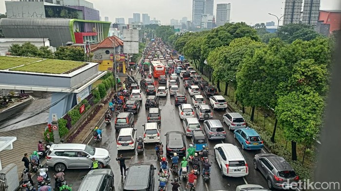 4 Alasan Ini Sering Banget Dipakai Si Paling Telat Ngantor