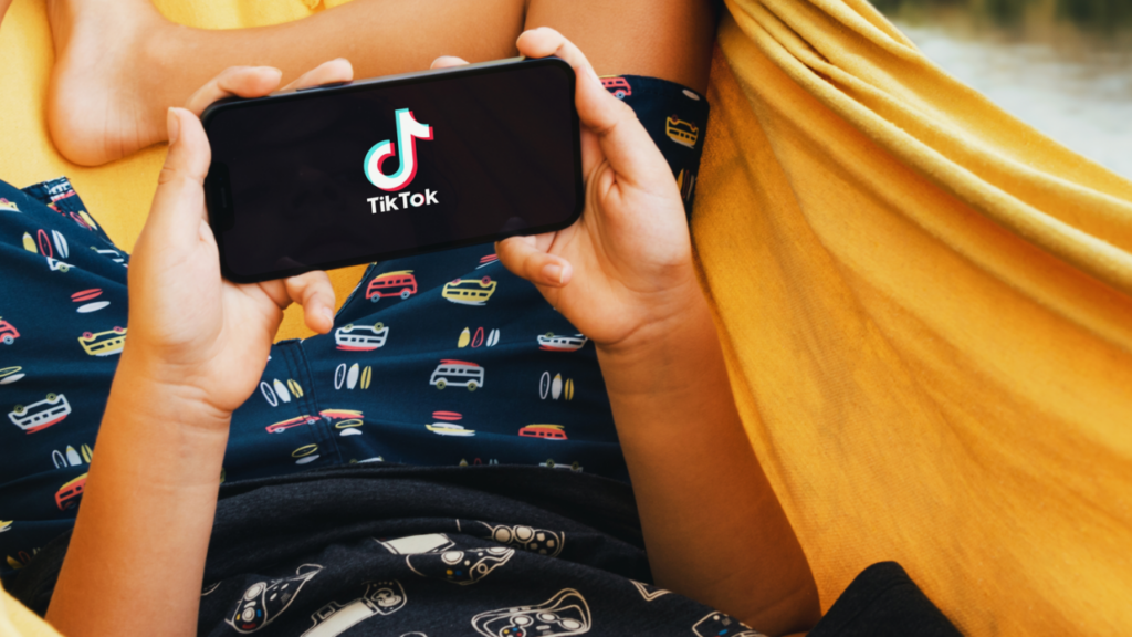 Gen Z Beralih dari Google ke TikTok untuk Cari Informasi