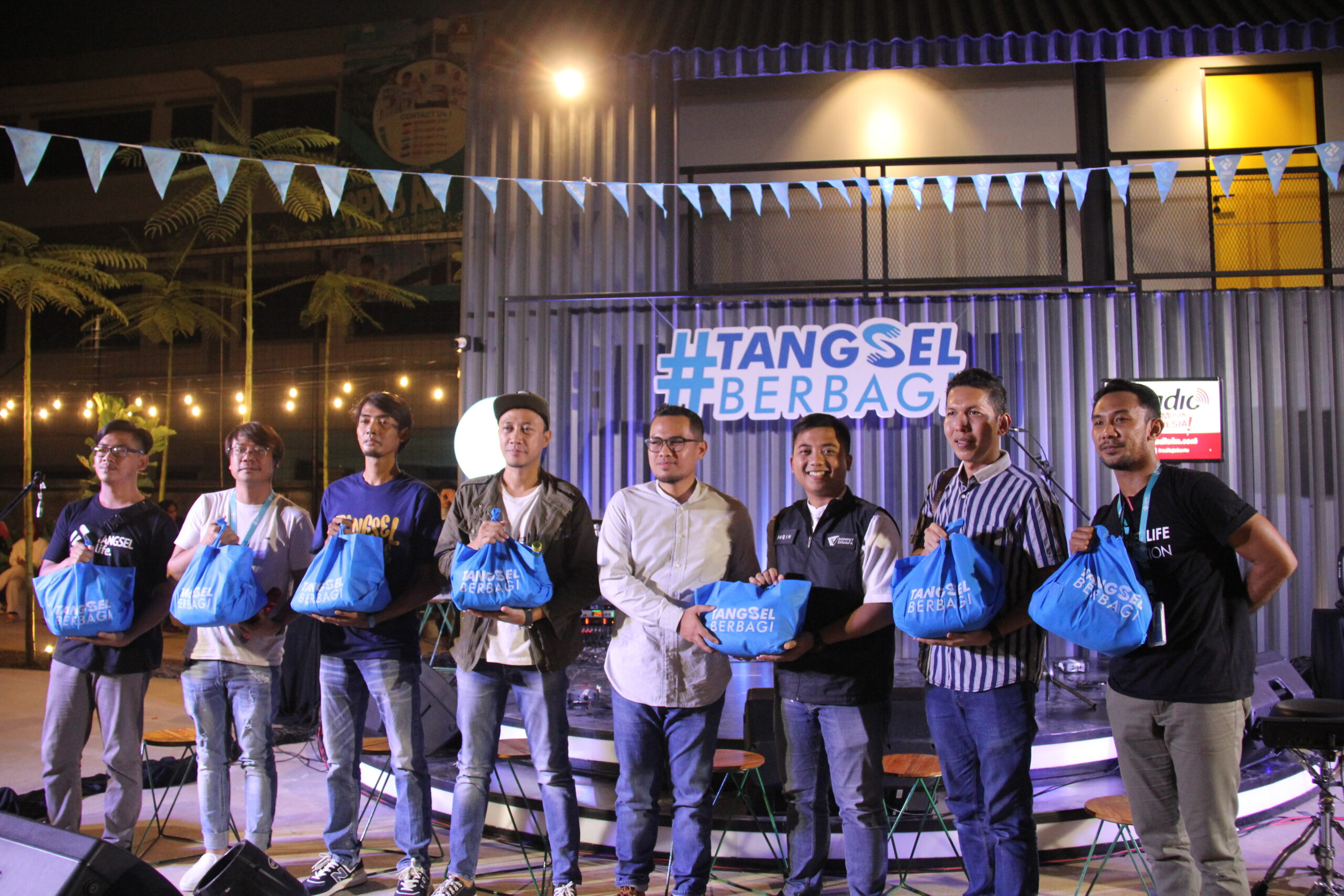 I-Radio Jakarta Bersama Tangsel Life Adakan Konser Amal 'Tangsel Berbagi'