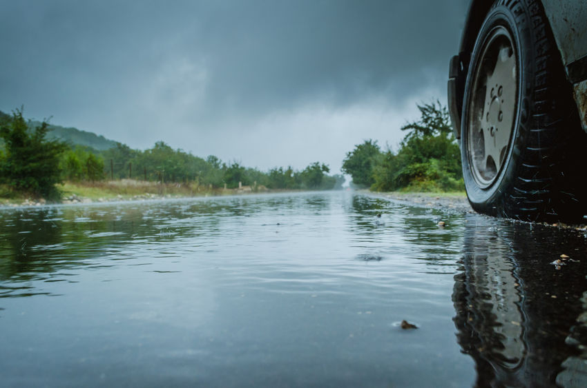 Aquaplaning, Kondisi Membahayakan Pengemudi di Musim Hujan