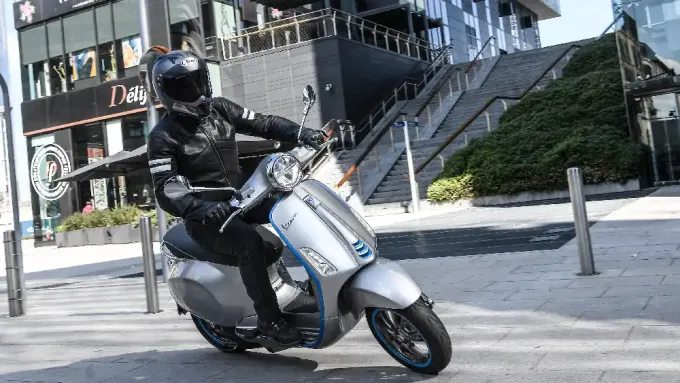 Vespa Elettrica Bakal Hadir di Indonesia Tahun Ini