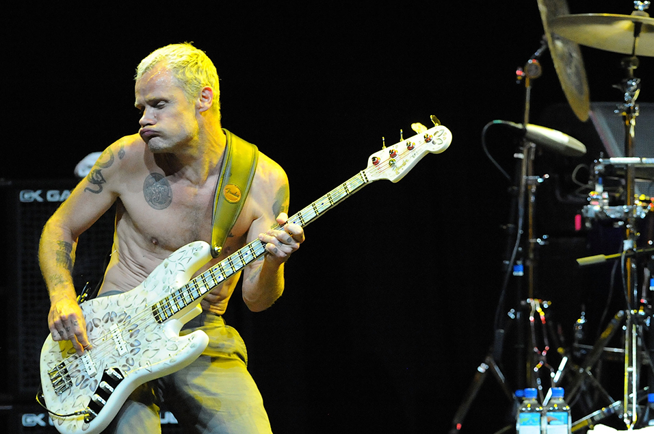 Flea Mau Rilis Ulang Album Debut RHCP Karena Ngerasa Gak Puas