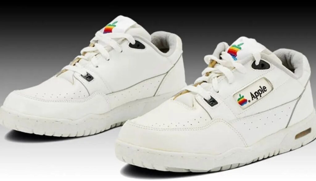 Sneaker dari Apple Dilelang Rp750 Juta!